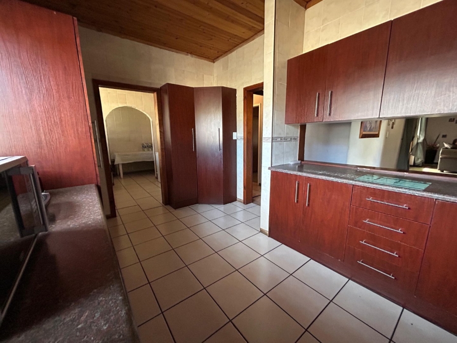 4 Bedroom Property for Sale in Heuwelkruin Eastern Cape